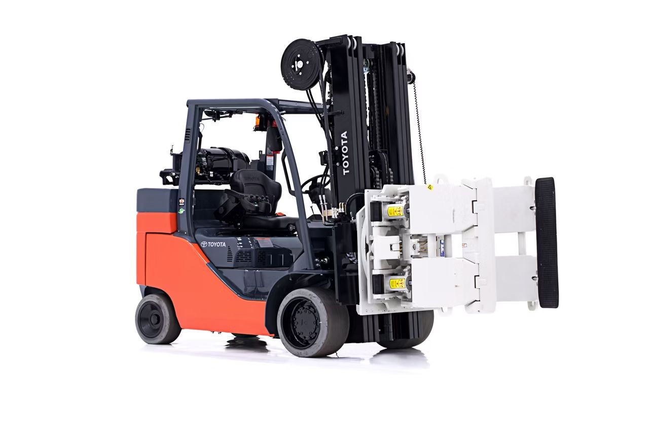 Priključci i nastavci za viličare: dodaci koji će olakšati vaše rukovanje teretom 